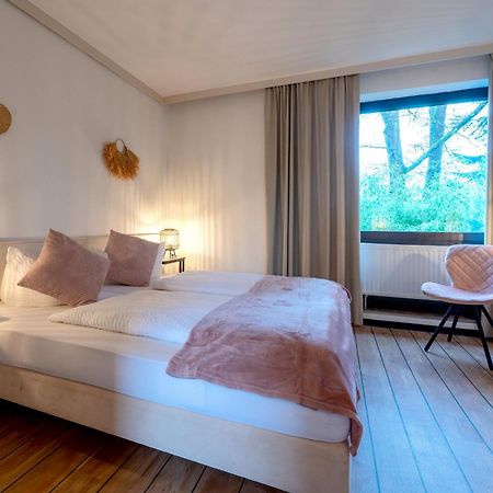 Hotel Waldkur Leer Bagian luar foto